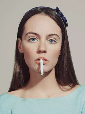fashion photography:  Indiana and the cigarette by Emmanuelle Descraques