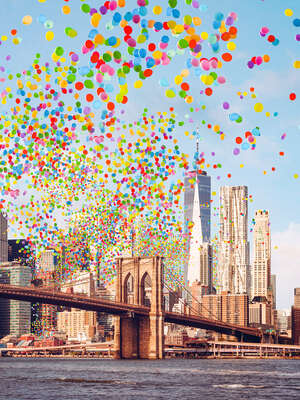 architecture photography:  Brooklyn Bridge Balloons by Robert Jahns